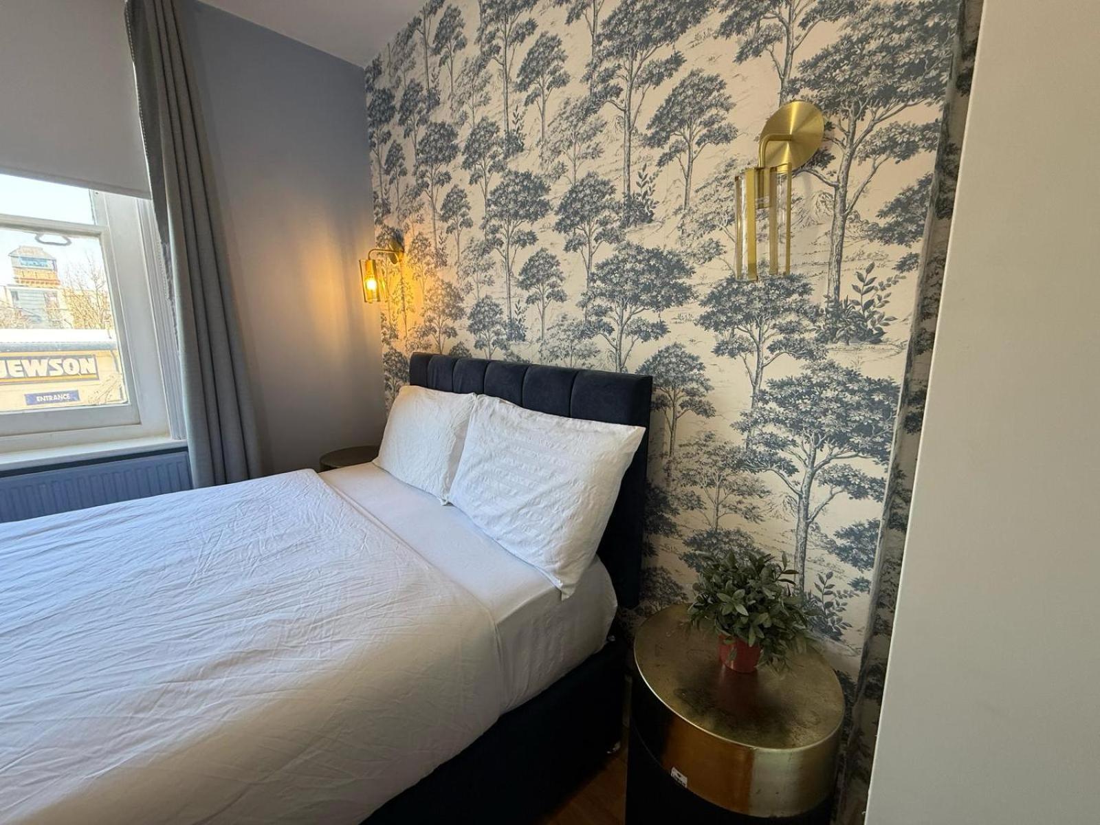 A6-3 Bed 2nd Floor Flat Near Elephant And Castle * Londra