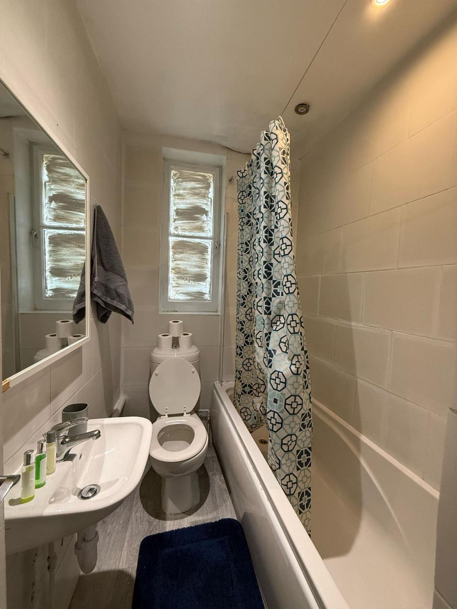 A6-3 Bed 2nd Floor Flat Near Elephant And Castle * Londra