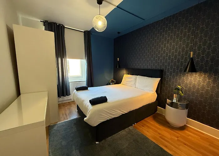 A6-3 Bed 2Nd Floor Flat Near Elephant And Castle