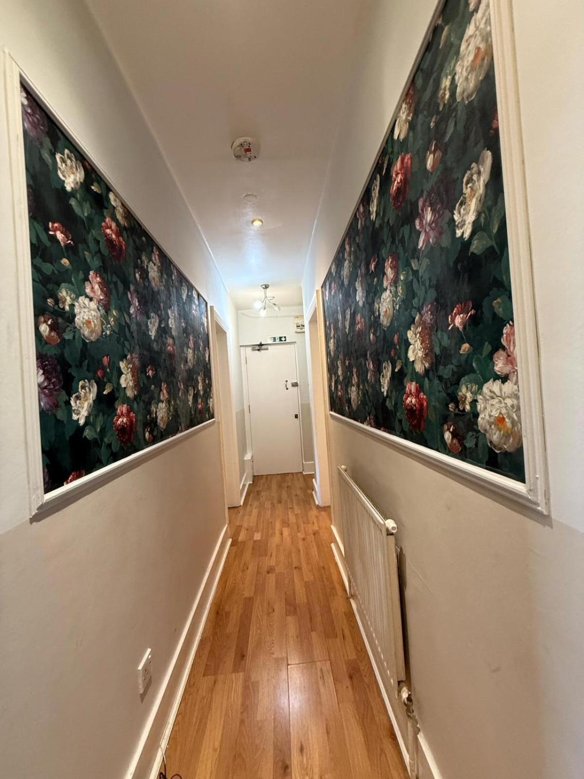 A6-3 Bed 2nd Floor Flat Near Elephant And Castle London